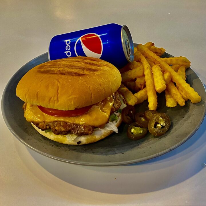 Veiselihaburger Eine vürtsika chilli kastme ja jalapeñoga